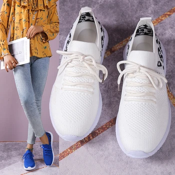 Страхотни дамски ежедневни спортни фини обувки на плоска подметка 2023 Нови модни мрежести обувки с кръгло бомбе дантела